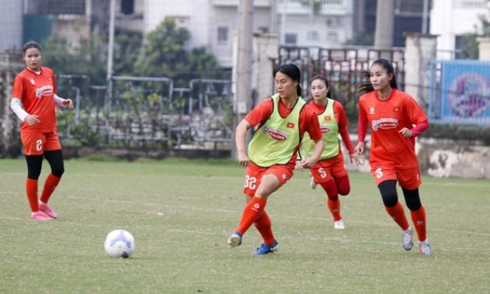 Cầu thủ Việt kiều chia tay tuyển nữ Việt Nam
