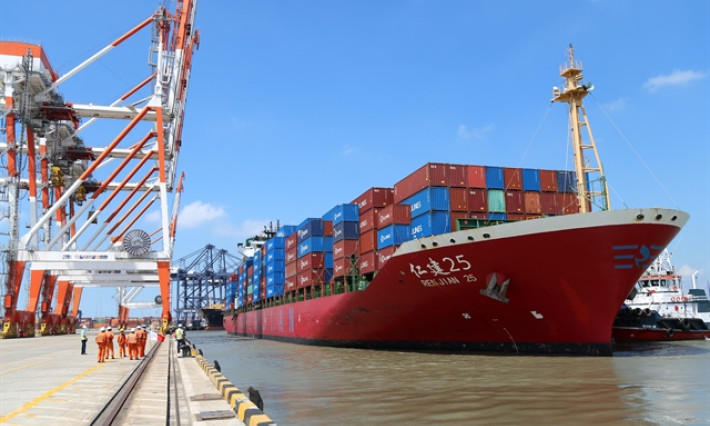 Volume of goods through seaports increased during US tariff pause