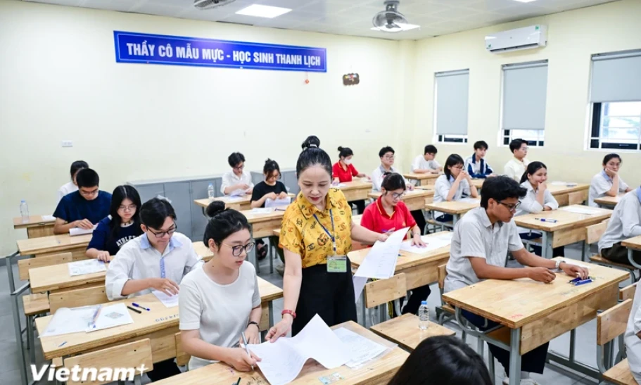 Bộ Công an: Đã phát hiện các trường hợp thí sinh chụp đề nhờ AI giải hộ