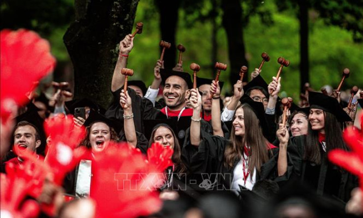 Trường Harvard Kennedy công bố kế hoạch dự phòng hỗ trợ sinh viên quốc tế