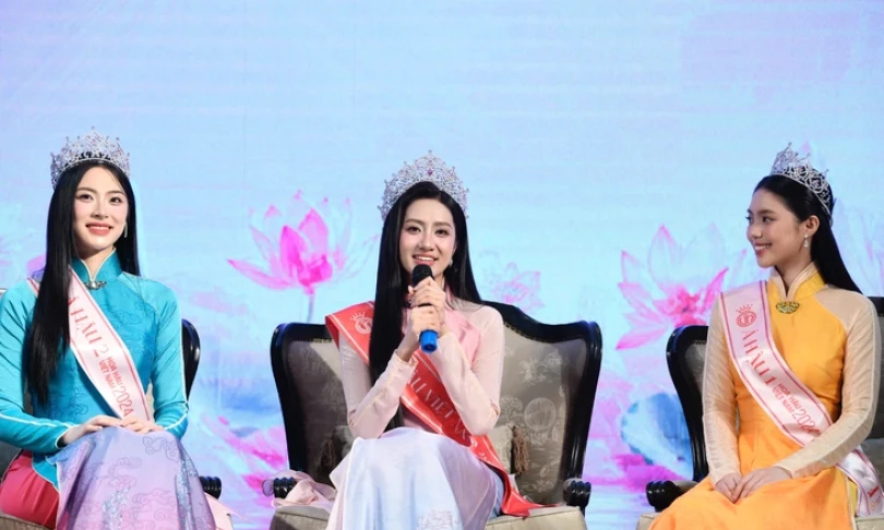 Top 3 Hoa hậu Việt Nam 2024 Trúc Linh, Châu Anh, Vân Nhi hát trên sóng livestream
