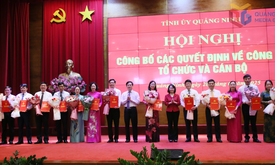 Thời khắc lịch sử