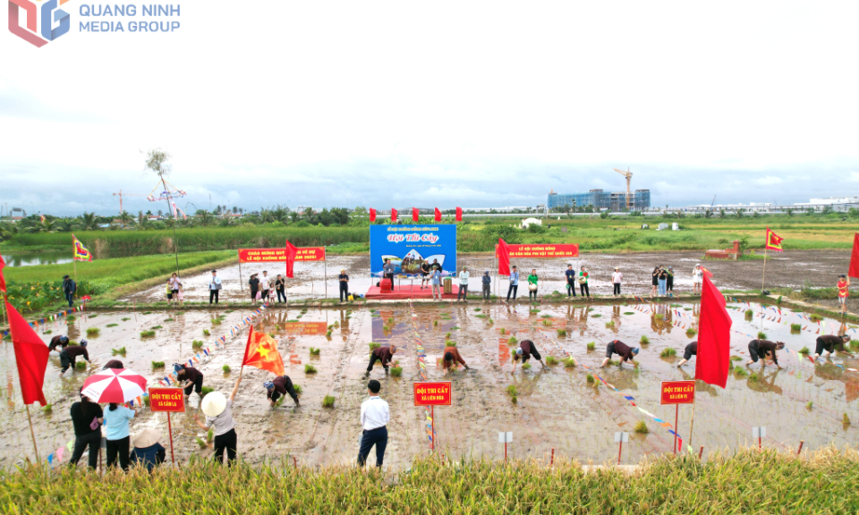 Lễ hội xuống đồng thắm đượm hồn quê