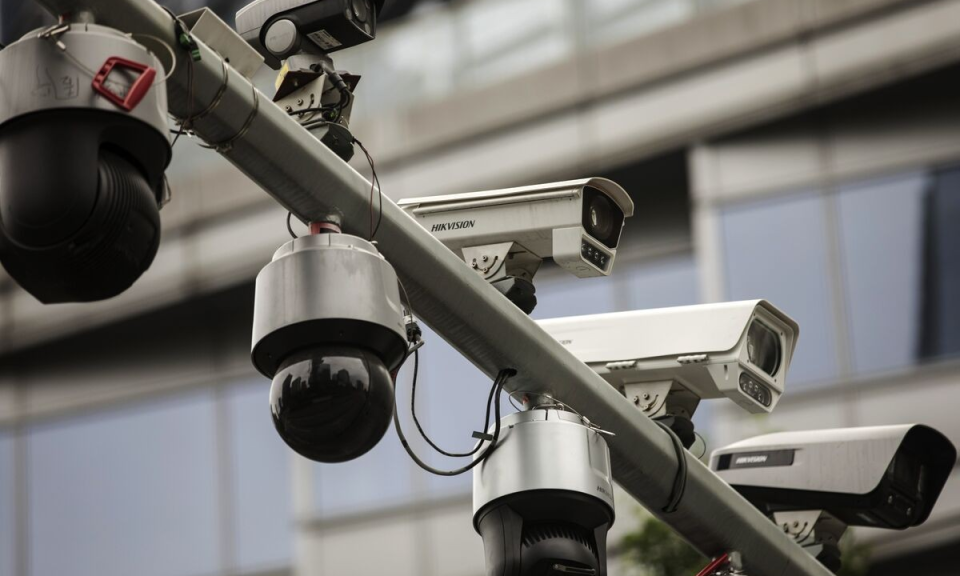 Canada cấm cửa Hikvision
