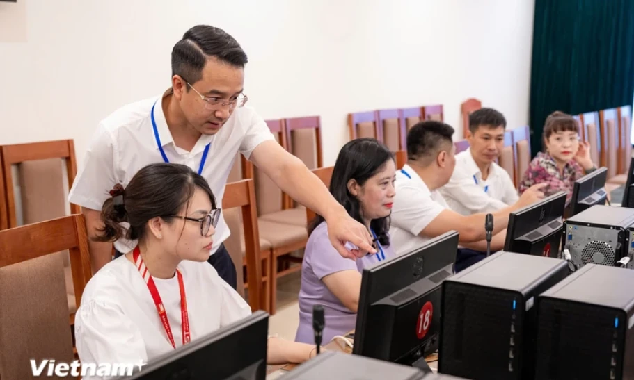 Không làm lại thủ tục tiếp nhận, bổ nhiệm công chức cấp xã mới nếu đủ điều kiện