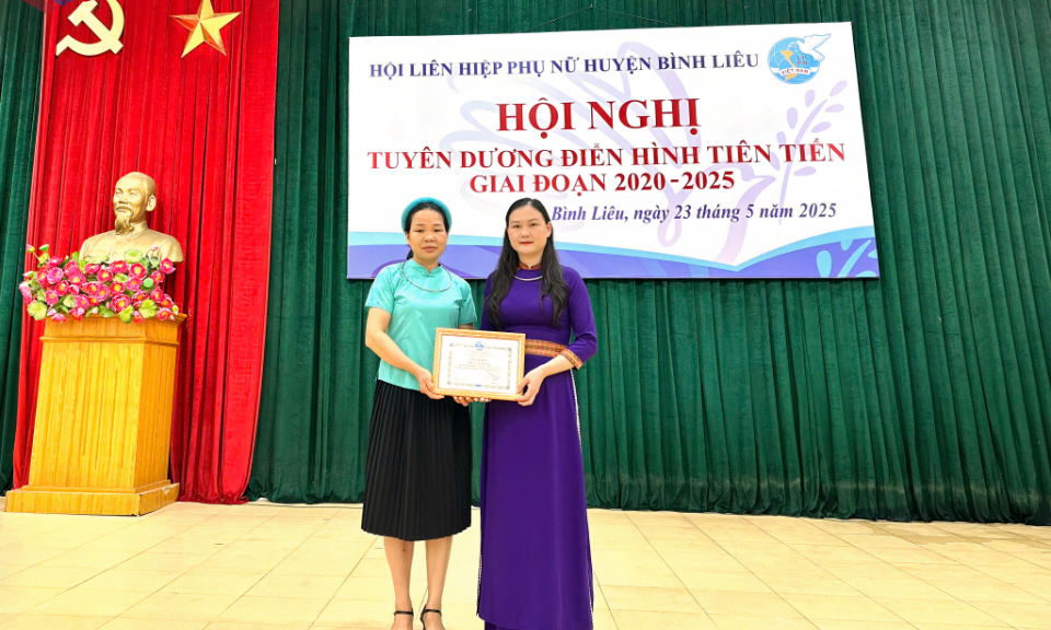 Cán bộ Hội phụ nữ tiêu biểu