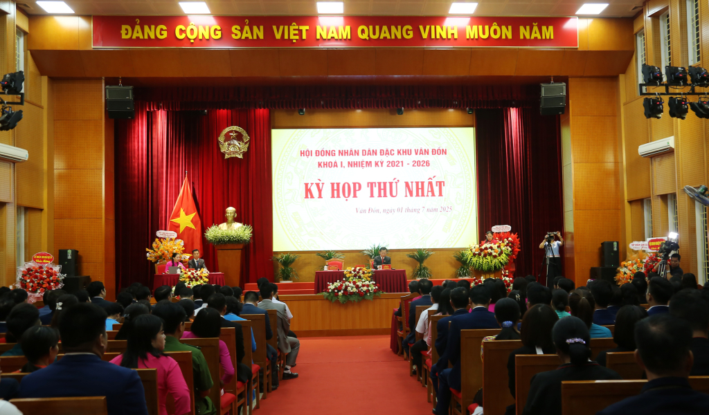 HĐND đặc khu Vân Đồn tổ chức kỳ họp thứ nhất, nhiệm kỳ 2021-2026.