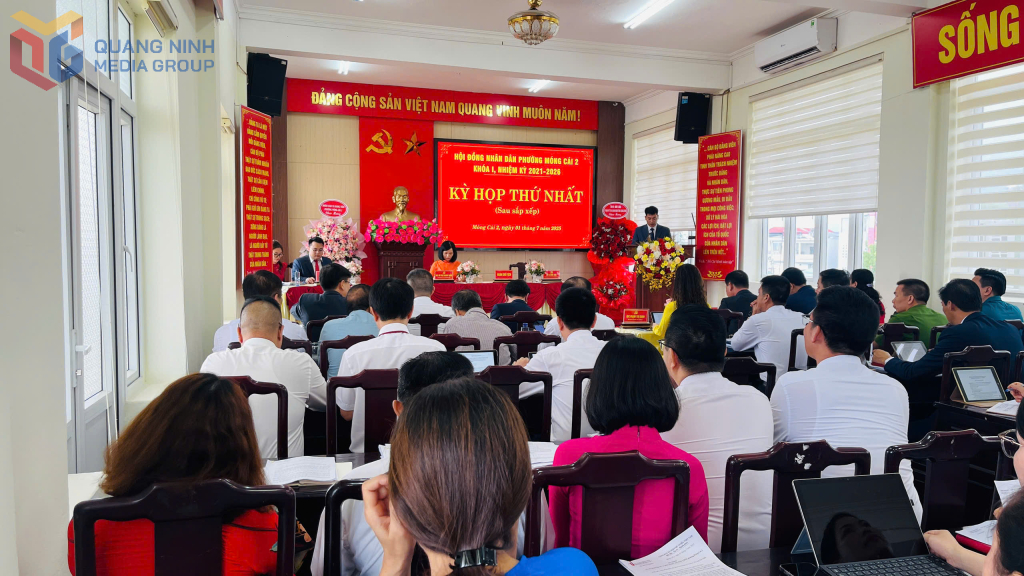 Quang cảnh kỳ họp.