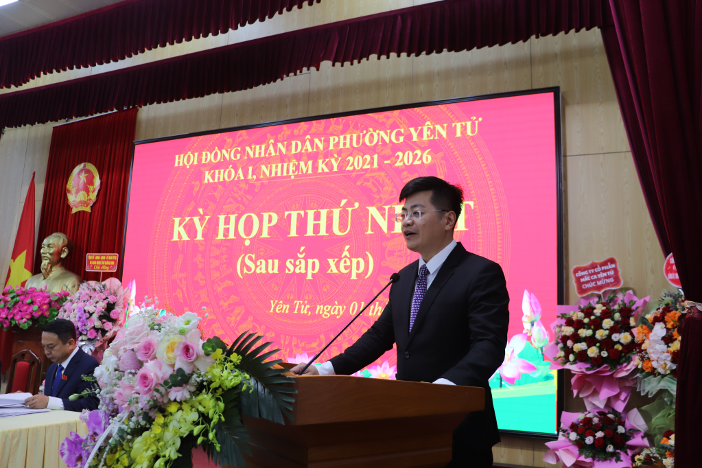 Đồng chí Bùi Hoàng Giang, Bí thư Đảng ủy phường Yên Tử phát biểu.