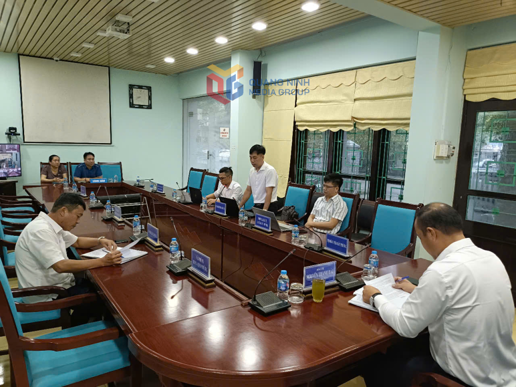 UBND phường Móng Cái 1 tiếp dân trong ngày đầu tiên vận hành mô hình chính quyền địa phương 2 cấp.