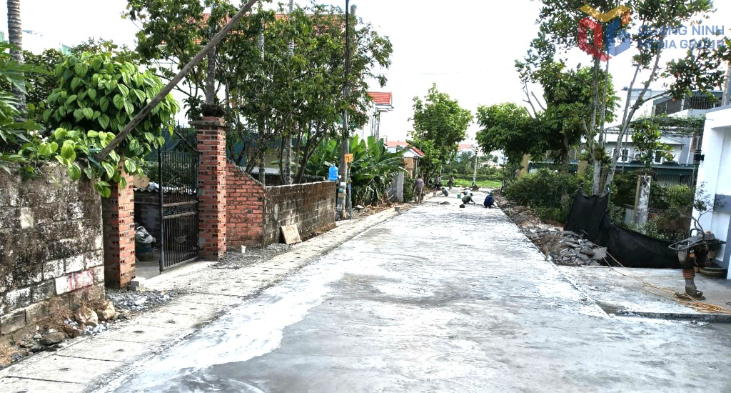 Việc mở rộng tuyến ngõ 71, đường Văn Miếu, khu Chùa Bằng, phường Quảng Yên được nhân dân đồng thuận ủng hộ cao. Ảnh: Mai Hương