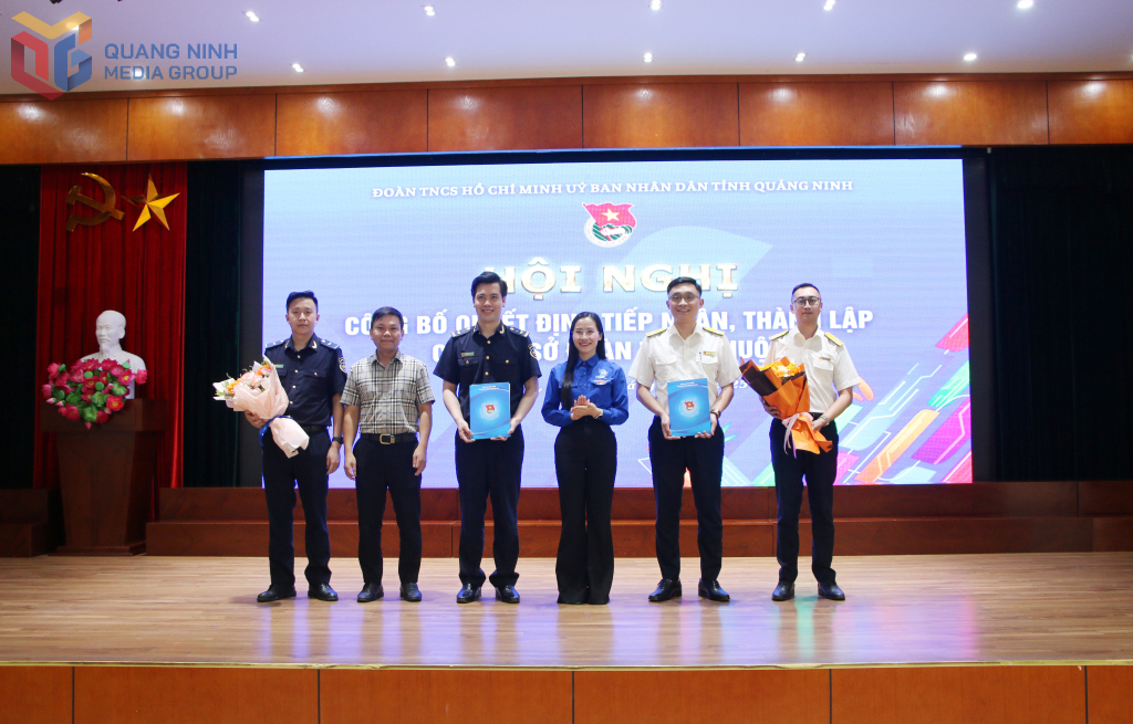 Ban Chấp hành Đoàn UBND tỉnh đã công bố các Quyết định về việc thành lập các cơ sở Đoàn trực thuộc đối với Đoàn TNCS Hồ Chí Minh Chi cục Hải quan khu vực VIII; Đoàn TNCS Hồ Chí Minh Thuế tỉnh Quảng Ninh