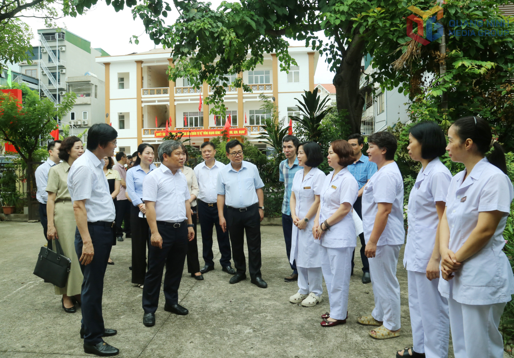 Phường Hạ Long phải giữ vững vị thế là trung tâm chính trị - kinh tế - văn hóa của cả tỉnh