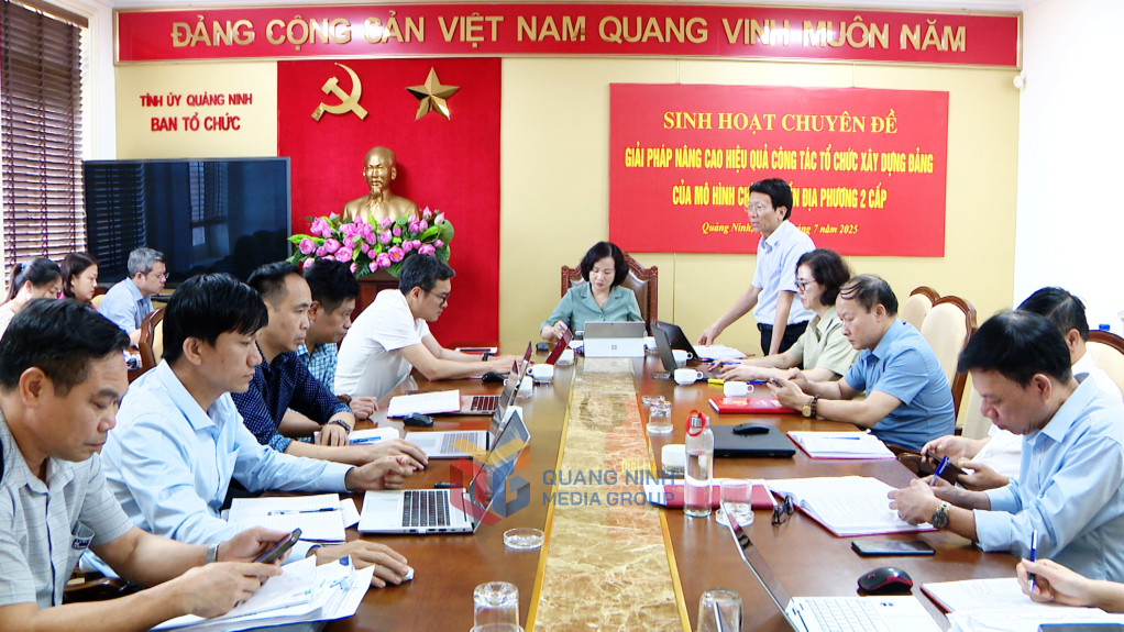 Quang cảnh buổi sinh hoạt Chuyên đề của Chi bộ Ban Tổ chức Tỉnh ủy Quảng Ninh.