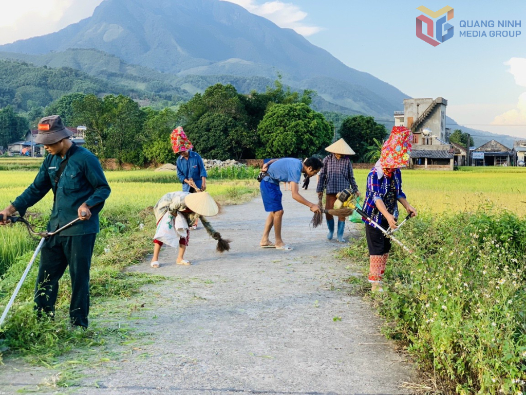 Phong trào Ngày chủ nhật xanh tại xã Quảng Tân được người dân hưởng ứng mạnh mẽ.