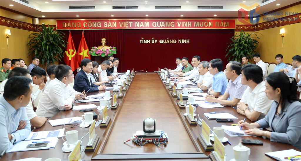 Quang cảnh buổi làm việc.