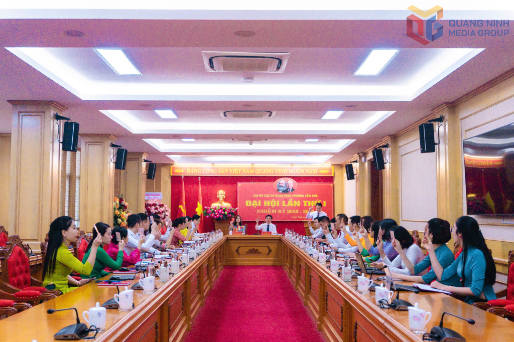 Chi bộ các cơ quan Đảng phường Cẩm Phả tổ chức thành công đại hội.