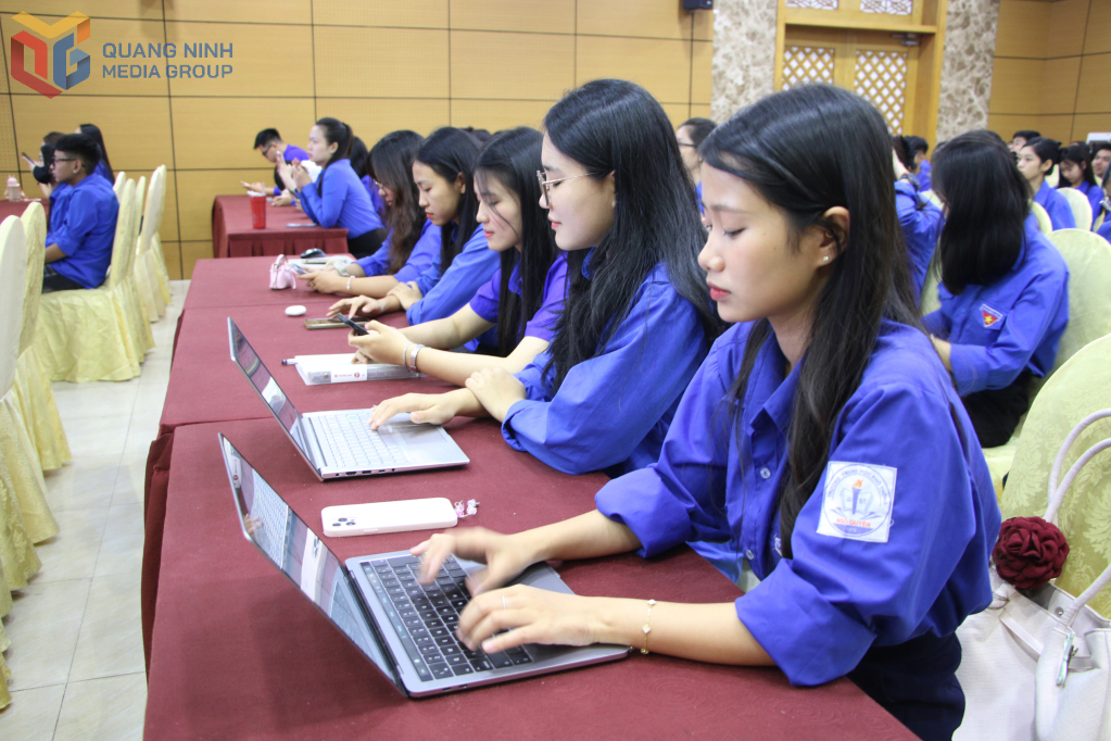 Đoàn viên thanh niên thực hành kiến thức được tập huấn.