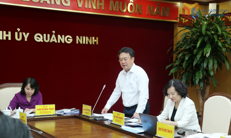Đồng chí Nguyễn Đức Thành, Ủy viên Ban Thường vụ Tỉnh ủy, Chủ nhiệm Ủy ban Kiểm tra Tỉnh ủy, phát biểu tại cuộc họp.