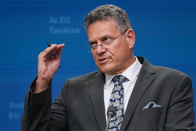 Ủy viên Thương mại Liên minh châu Âu (EU) Maros Sefcovic phát biểu họp báo tại Brussels, Bỉ ngày 14/7/2025. Ảnh: THX/TTXVN