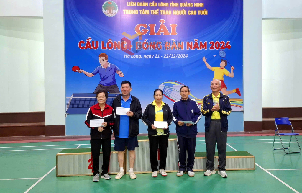 Giải Cầu lông- Bóng bàn truyền thống năm 2024  tại Nhà thi đấu Trung tâm Thể thao Người cao tuổi.
