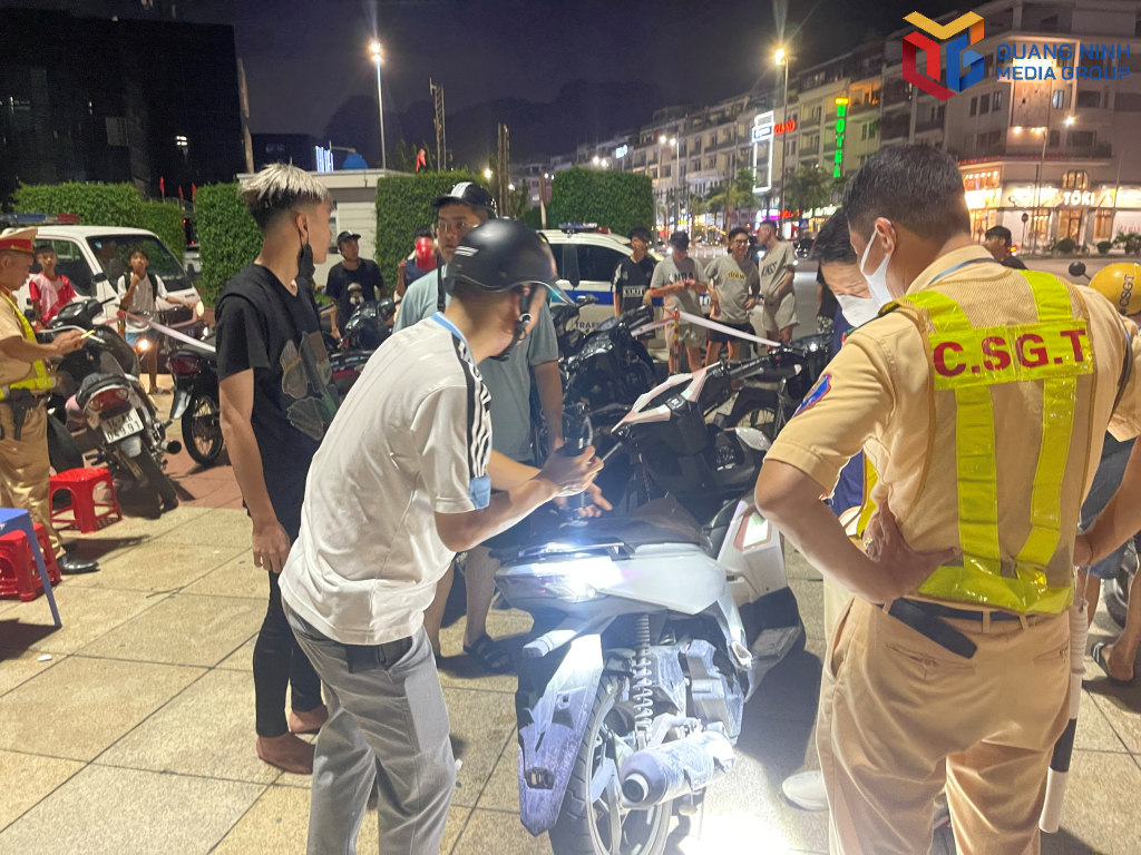 Nhiều trường hợp thanh thiếu niên vi phạm TTATGT tháo biển số phương tiện hòng trốn tránh sự kiểm soát, nhưng đều bị lực lượng CSGT bắt giữ.