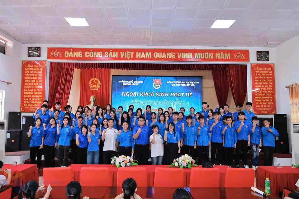 Lớp Tiếng Anh cộng đồng do Đoàn Thanh niên Phường Yên Tử tổ chức.
