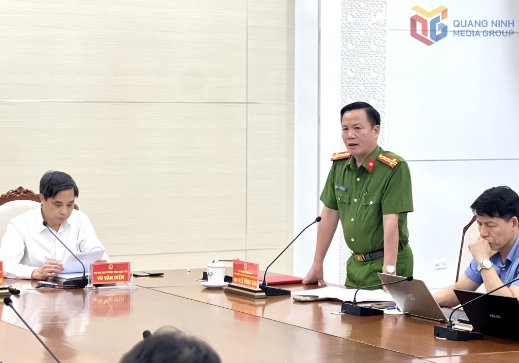 Đại tá Lê Hồng Vân, Phó Giám đốc Công an tỉnh báo cáo kết quả triển khai công tác PCCC&CNCH 6 tháng đầu năm 2025.