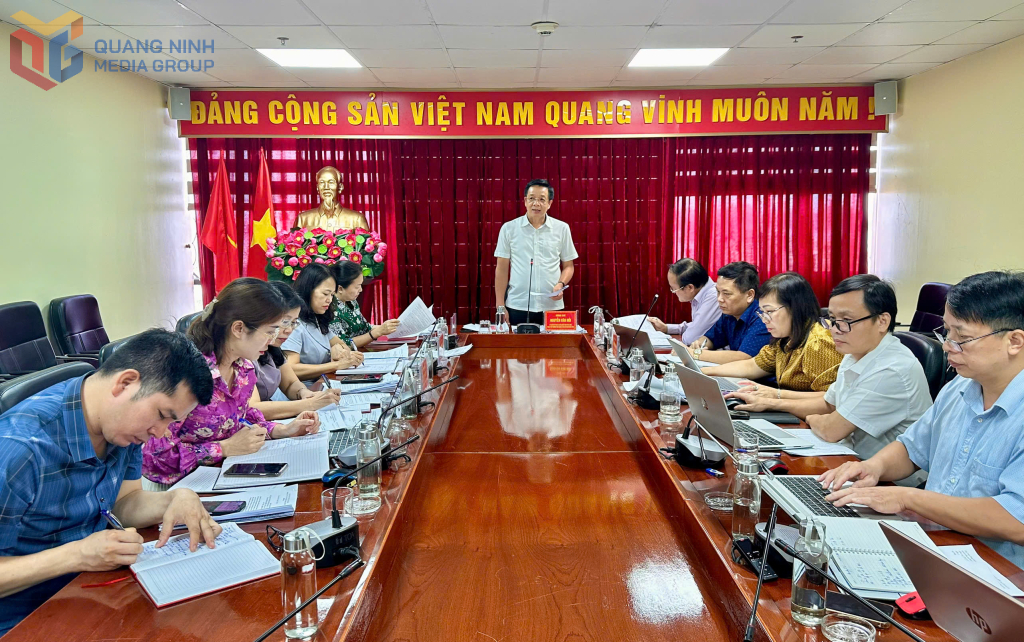 Đồng chí Nguyễn Văn Hồi, Ủy viên Ban Thường vụ Tỉnh ủy, Chủ tịch Ủy ban MTTQ tỉnh, Phó Bí thư Thường trực Đảng ủy các cơ quan Đảng tỉnh chủ trì hội nghị