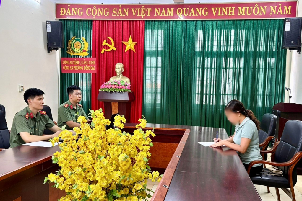 Công dân N.H.A.T làm việc tại cơ quan Công an. Ảnh: Cơ quan Công an cung cấp.