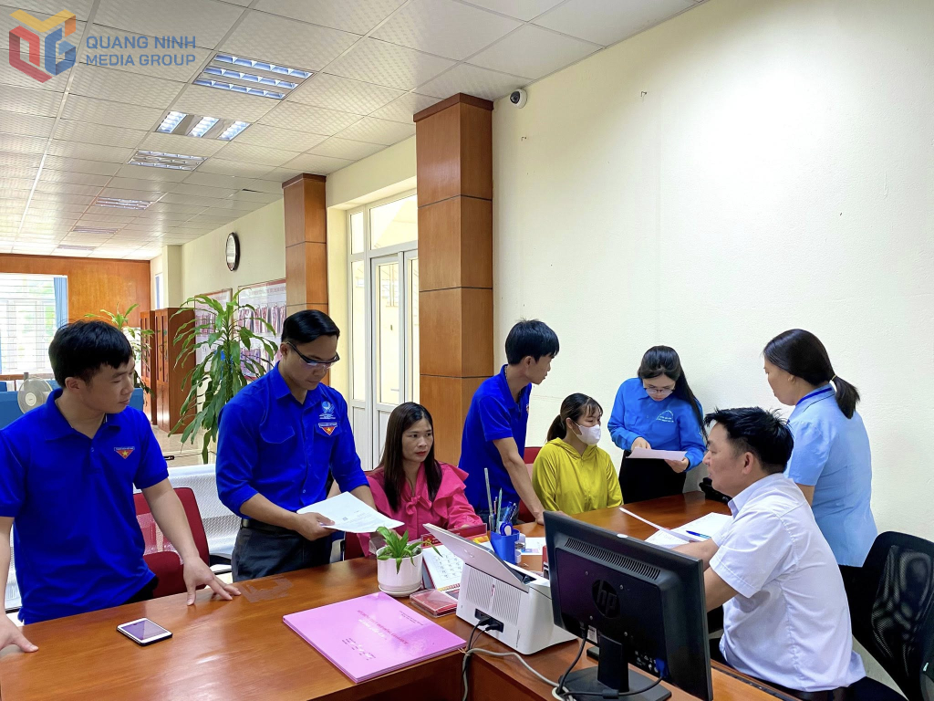 THANH NIÊN XÃ BÌNH LIÊU