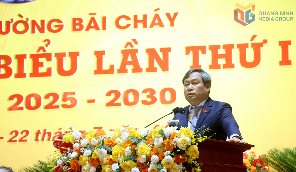 Đồng chí Vũ Đại Thắng, Uỷ viên Trung ương Đảng, Bí thư Tỉnh uỷ, Trưởng Đoàn ĐBQH tỉnh phát biểu chỉ đạo tại Đại hội.