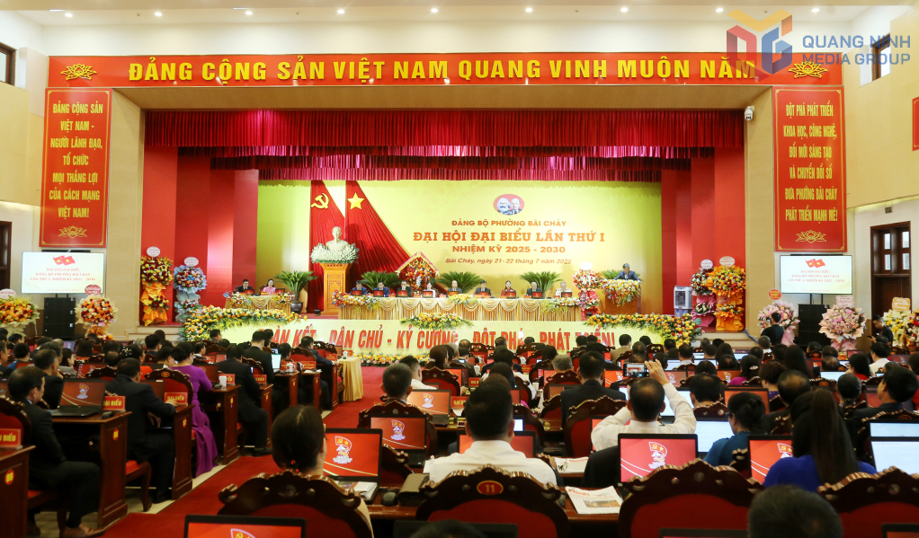 Quang cảnh Đại hội Đại biểu Đảng bộ phường Bãi Cháy lần thứ I.