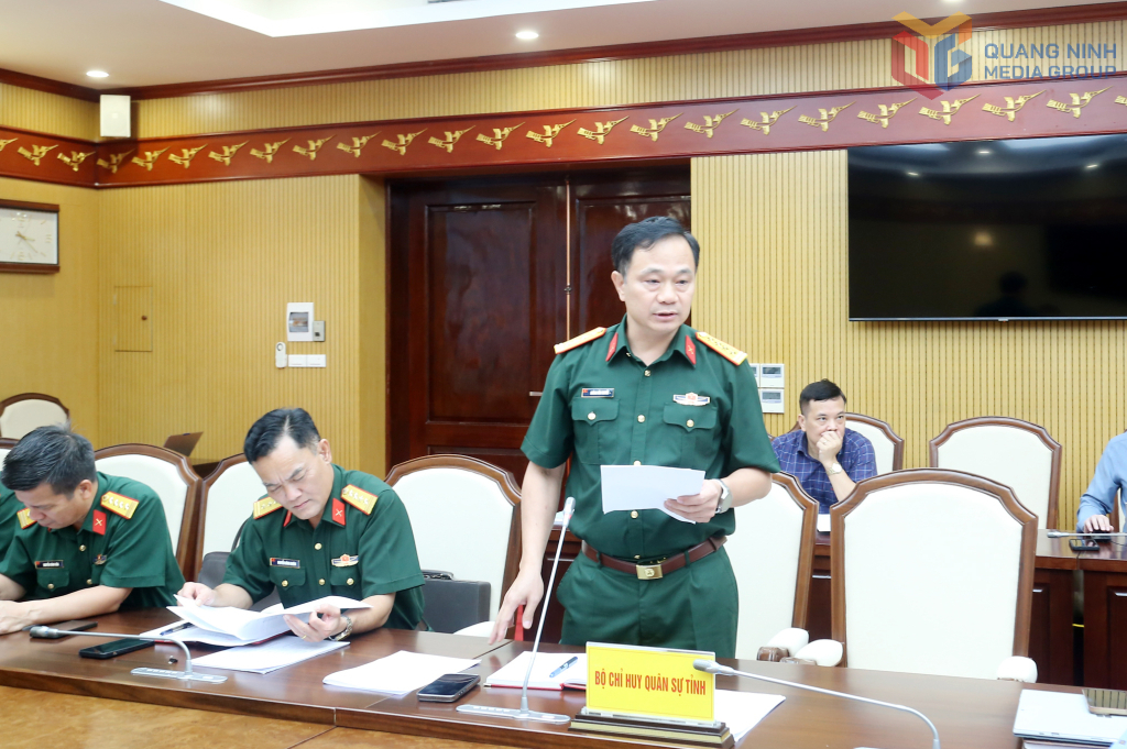 Ban Thường vụ Đảng ủy Bộ Chỉ huy Quân sự tỉnh báo cáo tại hội nghị.