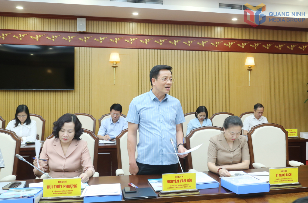 Ban Thường vụ Đảng ủy Cơ quan Đảng tỉnh, báo cáo tại hội nghị.