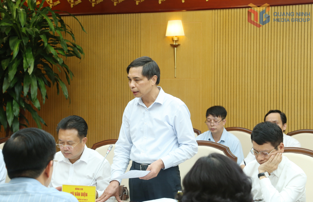 Ban Thường vụ Đảng ủy UBND tỉnh, báo cáo tại hội nghị.