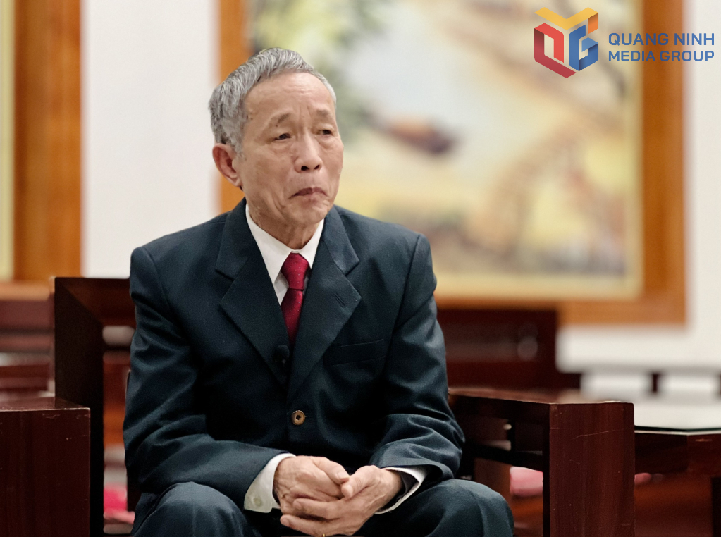 Ông Trương Phúc Lâm nghẹn ngào khi nhớ lại những đồng đội đã hy sinh trong những những trận càn của địch.