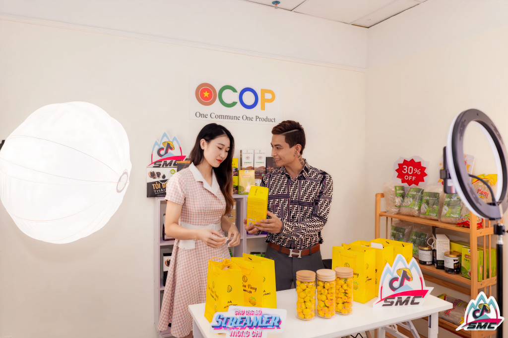 CLB Streamer Móng Cái hỗ trợ các cá nhân, doanh nghiệp trên địa bàn bán hàng trên các nền tảng số.