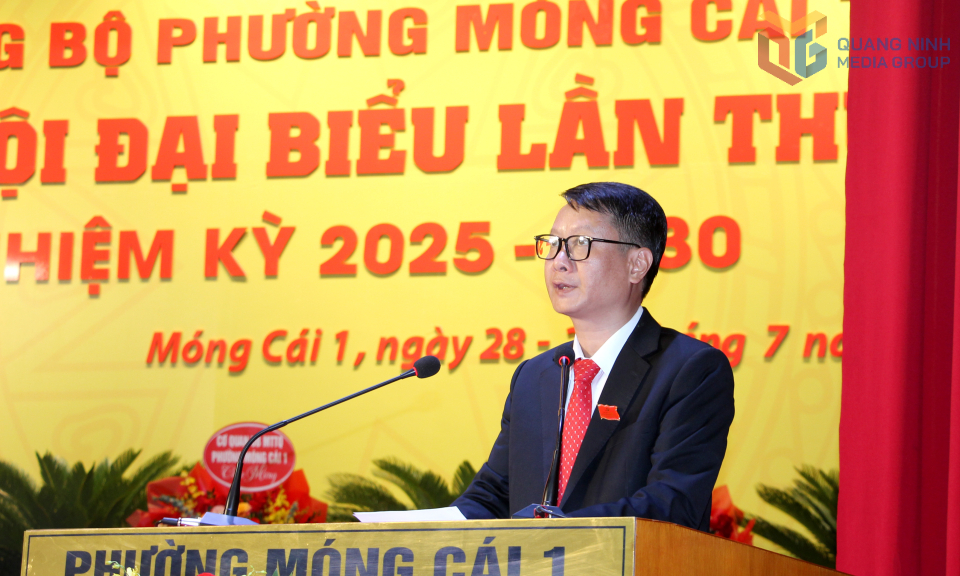 Đồng chí Hồ Quang Huy, Bí thư Đảng ủy phường Móng Cái 1, phát biểu tại Đại hội.