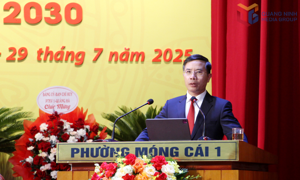 Đồng chí Phạm Đức Ấn, Phó Bí thư Tỉnh ủy, Chủ tịch UBND tỉnh, phát biểu chỉ đạo Đại hội.