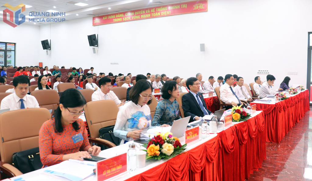 Các đại biểu tham dự đại hội.
