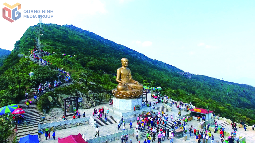 Khu di tích và danh thắng Yên Tử là điểm đến văn hóa tâm linh hấp dẫn của du khách quốc tế. Ảnh: Xuân Hòa