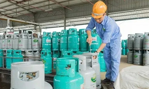 Giá gas giảm tháng thứ hai liên tiếp