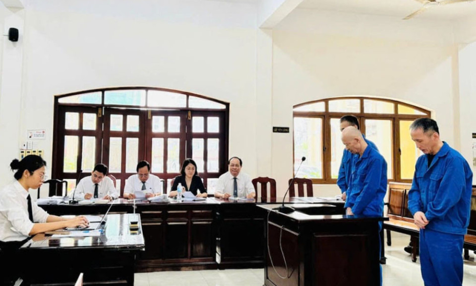3 người Hàn Quốc nửa đêm đột nhập nhà dân, phá két sắt trộm tiền, vàng