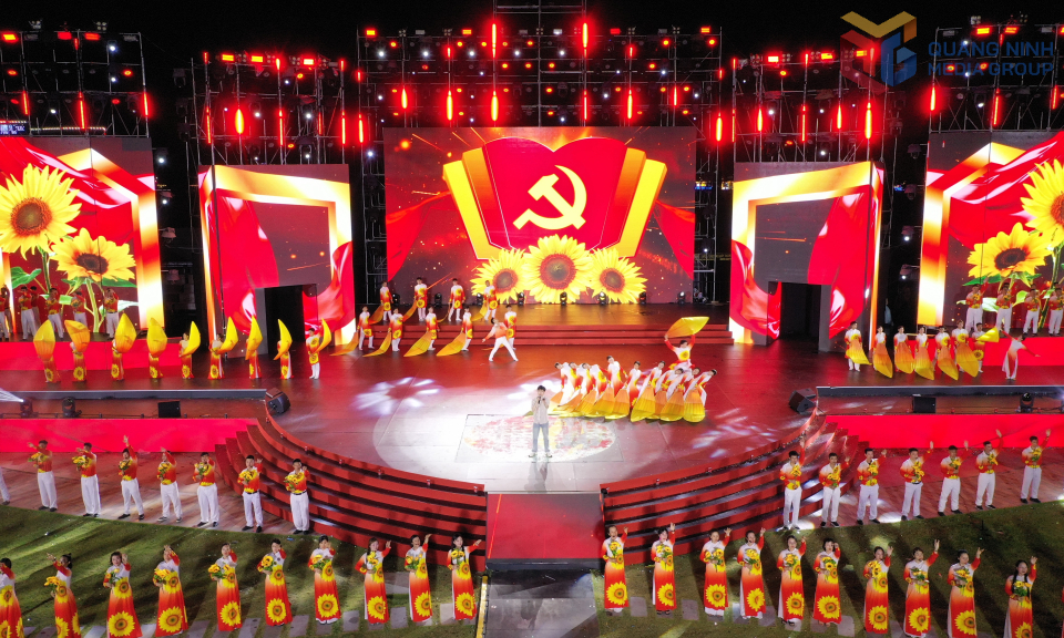 Final rehearsal for the special art performance on July 1 evening