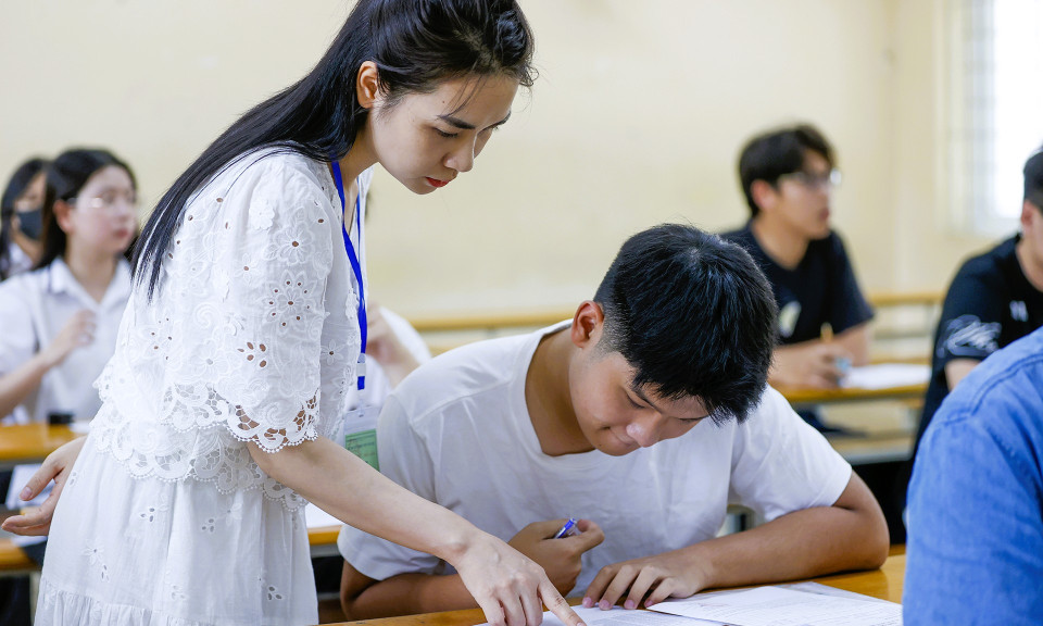 Bộ GD-ĐT khẳng định đề thi tốt nghiệp THPT 2025 không vượt quá chương trình
