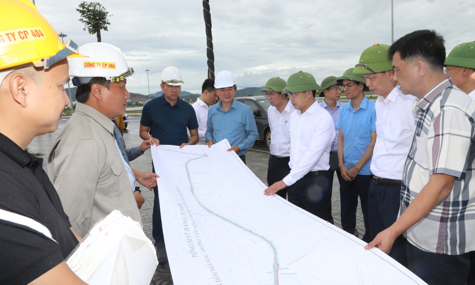 Chủ tịch UBND tỉnh kiểm tra một số dự án, công trình giao thông trọng điểm