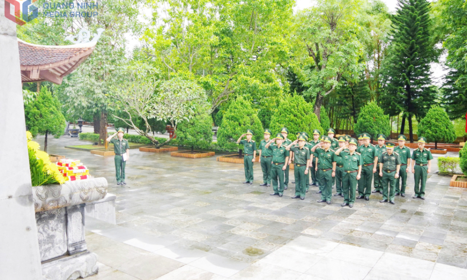 BĐBP tỉnh Quảng Ninh: Dâng hương báo cáo với các Anh hùng liệt sĩ Pò Hèn về việc thành lập Ban Chỉ huy BĐBP tỉnh