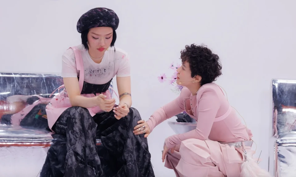 Miu Lê khủng hoảng