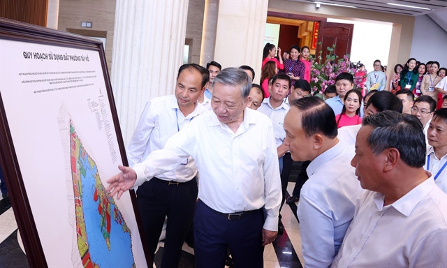 Party chief inspects operations of two-tier local administration model in Hà Nội